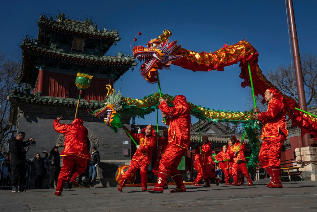 Estas comunicaciones están impregnadas de frases que buscan transmitir buenos augurios y fortuna a amigos y familiares.