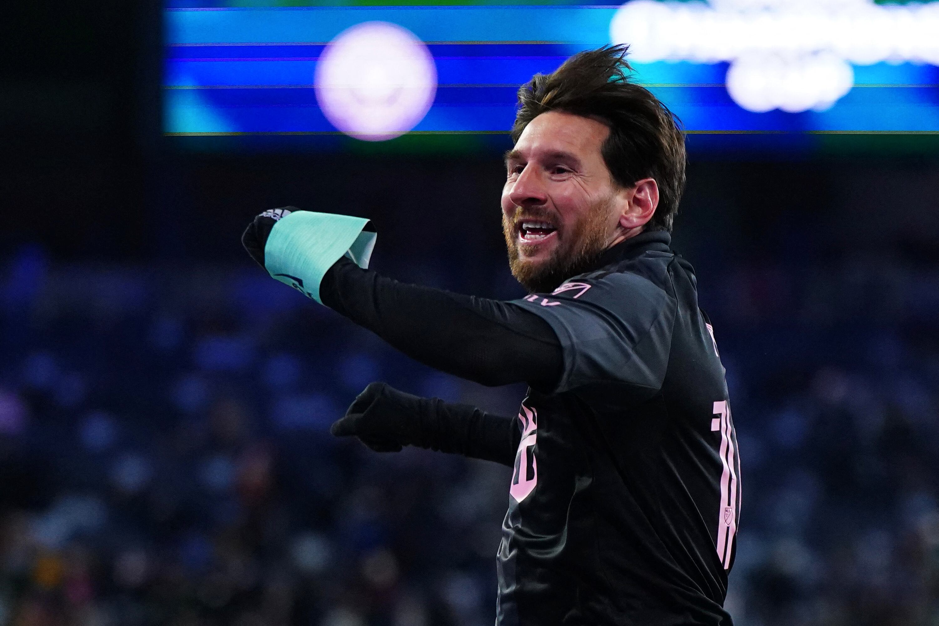 Lionel Messi, del Inter Miami, celebra tras marcar el primer gol del equipo durante un partido de ida de la Copa de Campeones de la Concacaf 2025 entre el Sporting Kansas City y el Inter Miami en el Sporting Park el 19 de febrero de 2025 en Kansas City, Kansas.