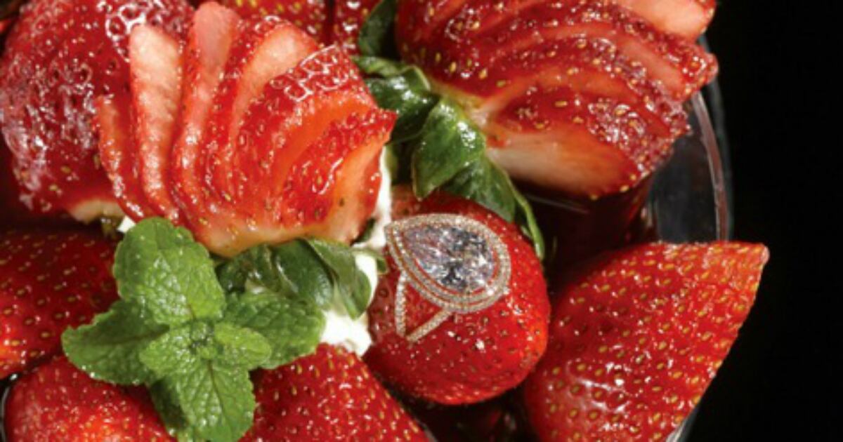Las fresas son una de las frutas más recomendadas para bajar el ácido úrico. 