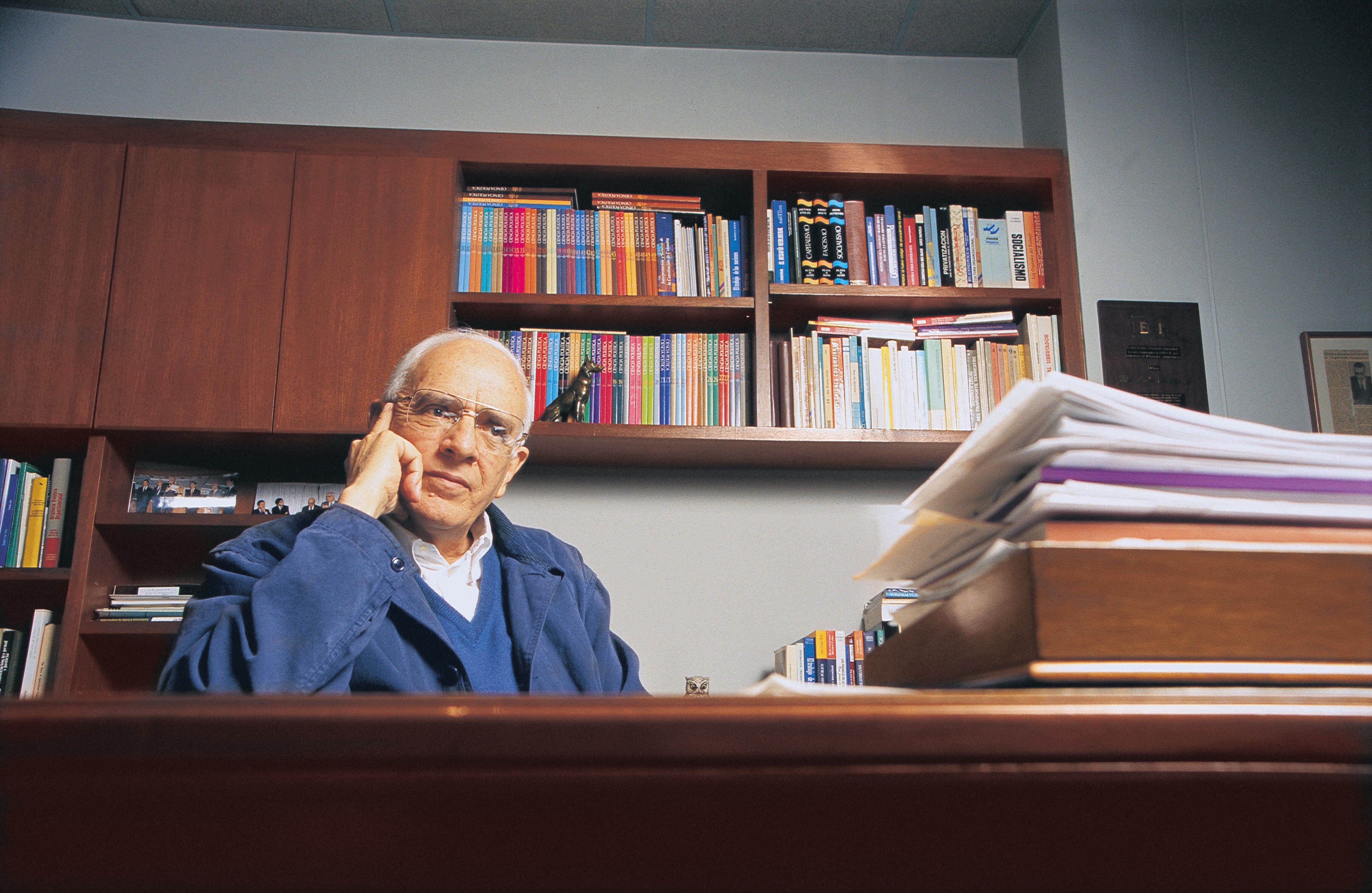 Tito Livio Caldas: Fundador de la compañía Legis. (1922 - 19 de julio de 216). Foto: Semana.