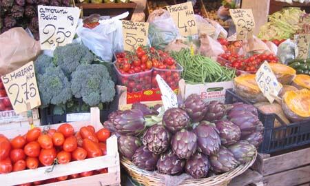 La canasta familiar por la inflación está por las nubes, según advierten varios expertos.