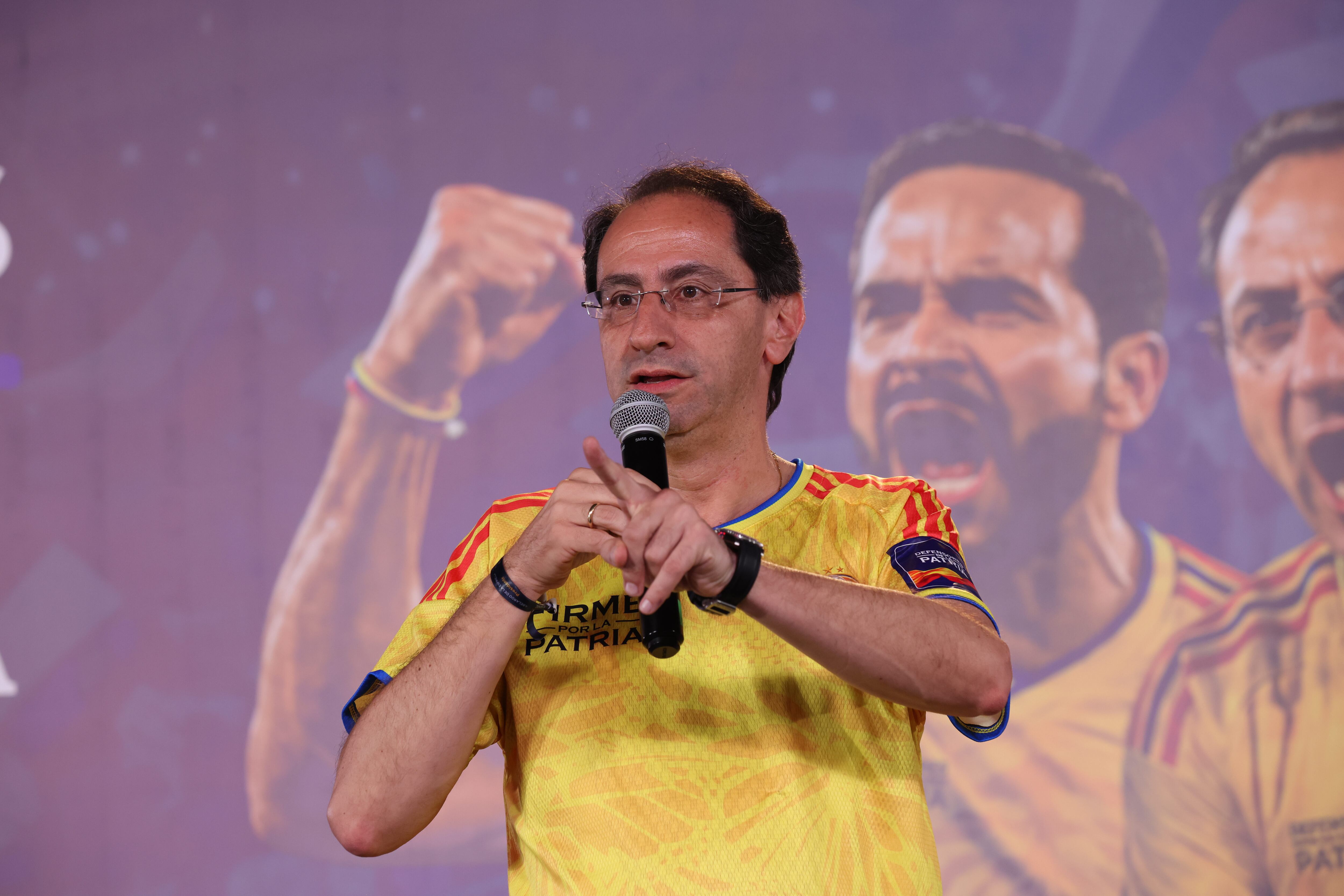 Vicky Dávila habla con Abelardo De La Espriella A HORAS de la segunda vuelta
Barranquilla 20 junio 2026
José Manuel Restrepo