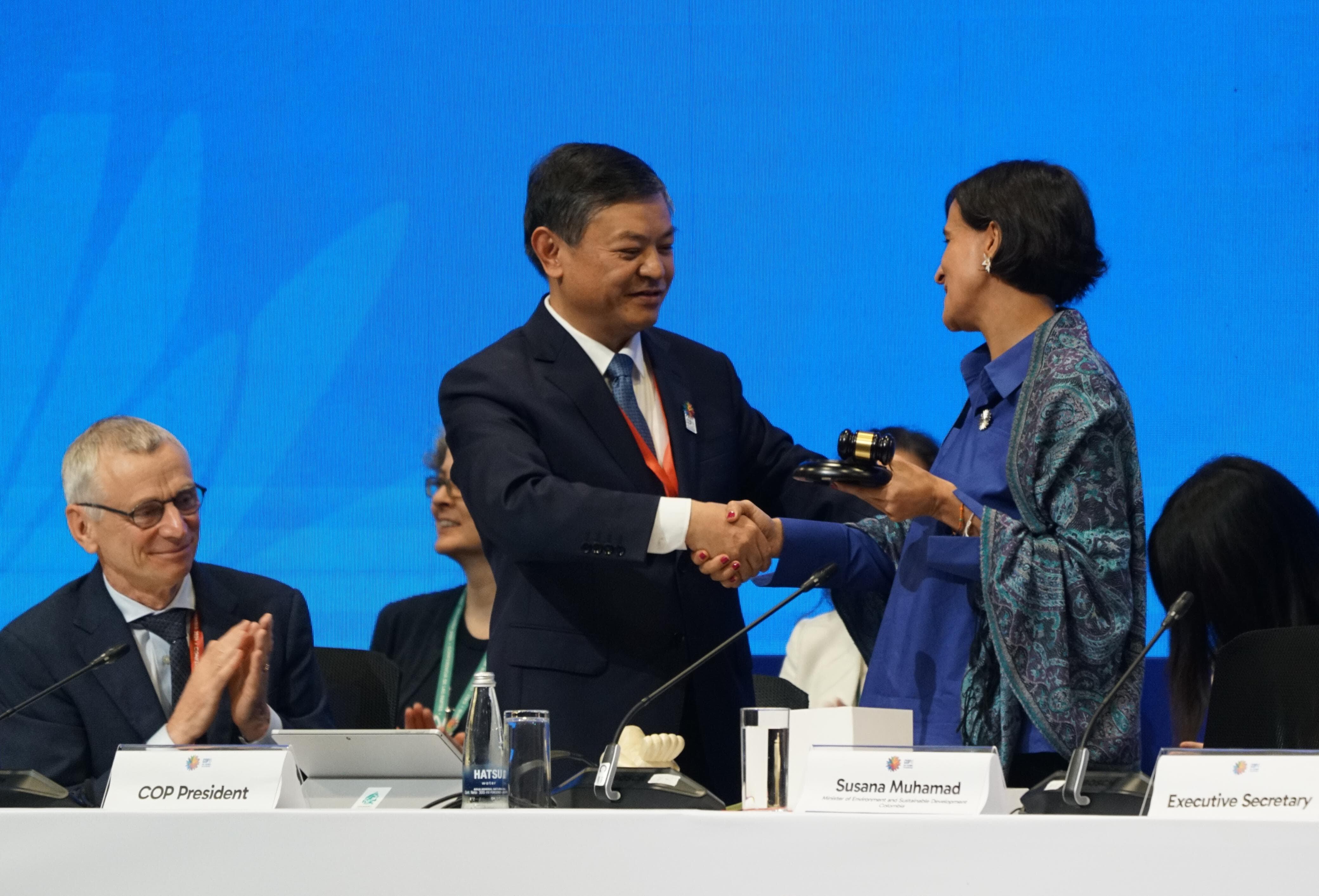 Primera sesión oficial de la cop 16 ministra del medio ambiente de Colombia Susana Muhamad ASUME como presidenta de la cop16.