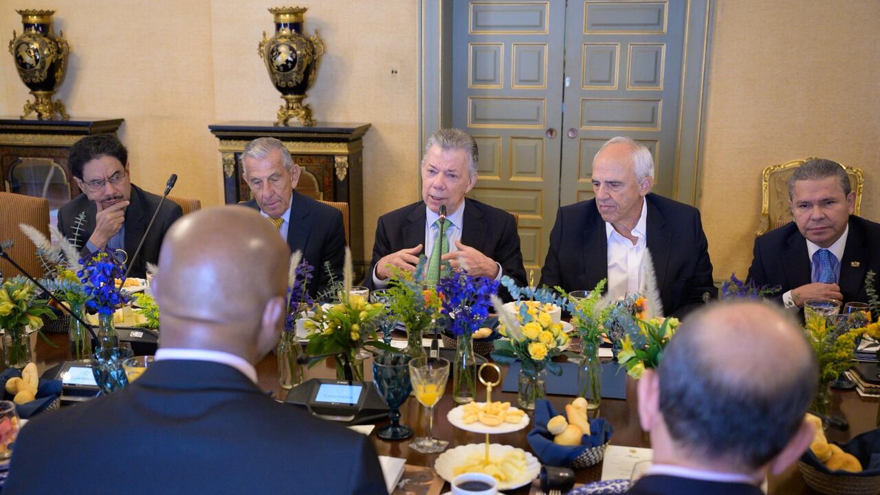 Expresidentes en Comisión Asesora de Relaciones Exteriores.