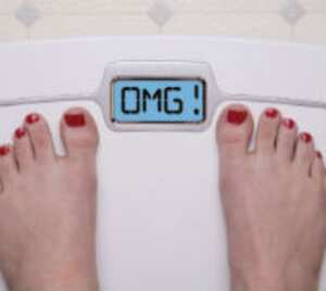 La dieta es esencial para mantener una presión arterial adecuada, pero aun si vives de verduras, unos kilos de más pueden hacer daño. Un estudio italiano encontró que la hipertensión en pacientes con sobrepeso era causada por su obesidad. En otras palabras, una vez perdieron peso la presión disminuyó. Foto: Pantherstock.