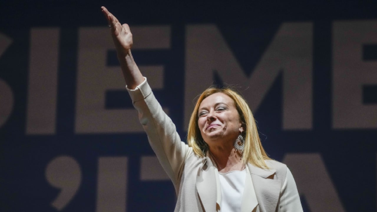 Giorgia Meloni durante el cierre de su campaña en Roma el 22 de septiembre del 2022. Meloni y su agrupación de derecha Hermanos de Italia son los favoritos para ganar las elecciones parlamentarias del 25 de septiembre. (AP Photo/Gregorio Borgia, file)