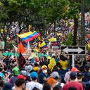 En las movilizaciones diferentes sectores han hecho sus reclamos, entre ellos los docentes. En la imagen movilización en Bucaramanga.