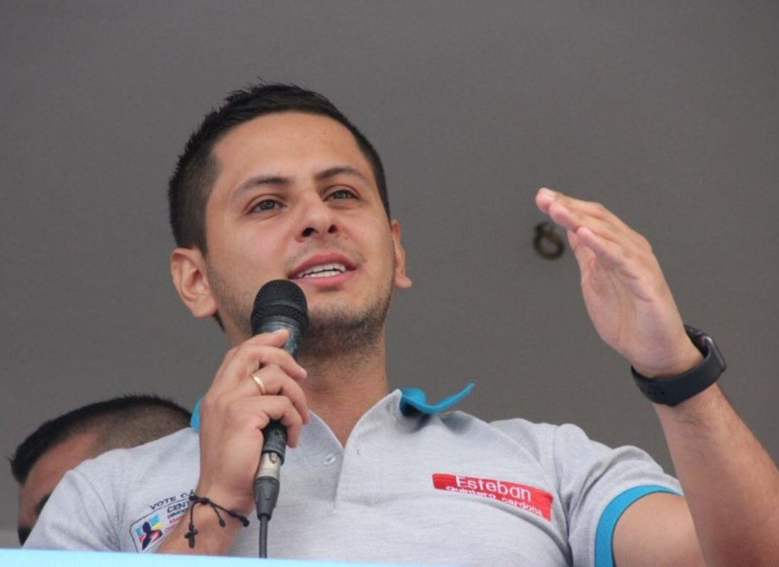 Esteban Quintero, senador ponente.