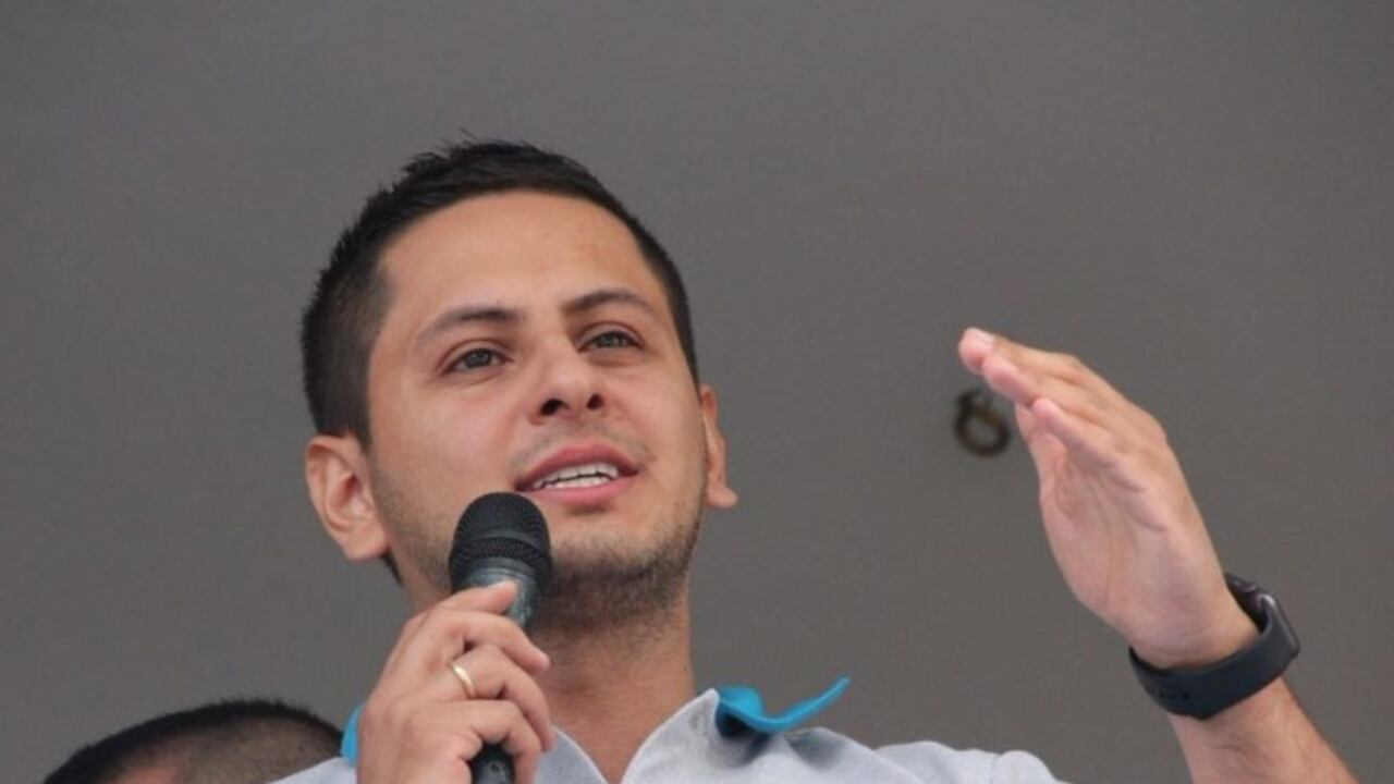 Esteban Quintero, senador ponente.