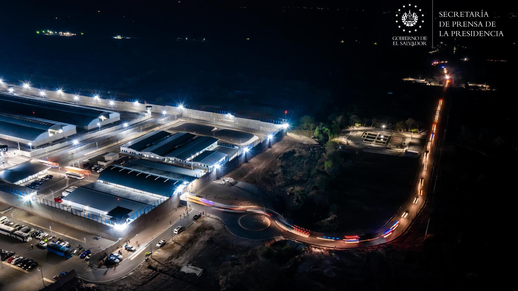 Presidente Nayib Bukele ejecuta el segundo traslado de 2,000 pandilleros al Centro de Confinamiento del Terrorismo
marzo 15 2023