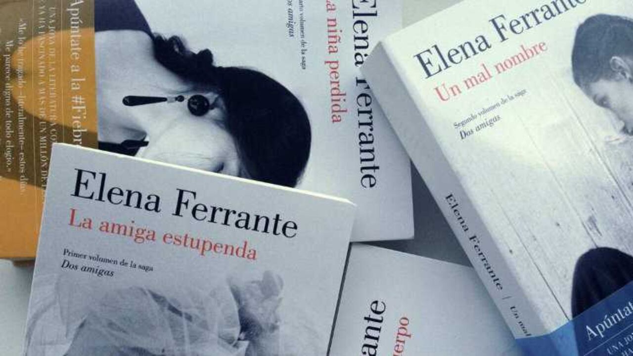 Algunos de los libros de Ferrante.