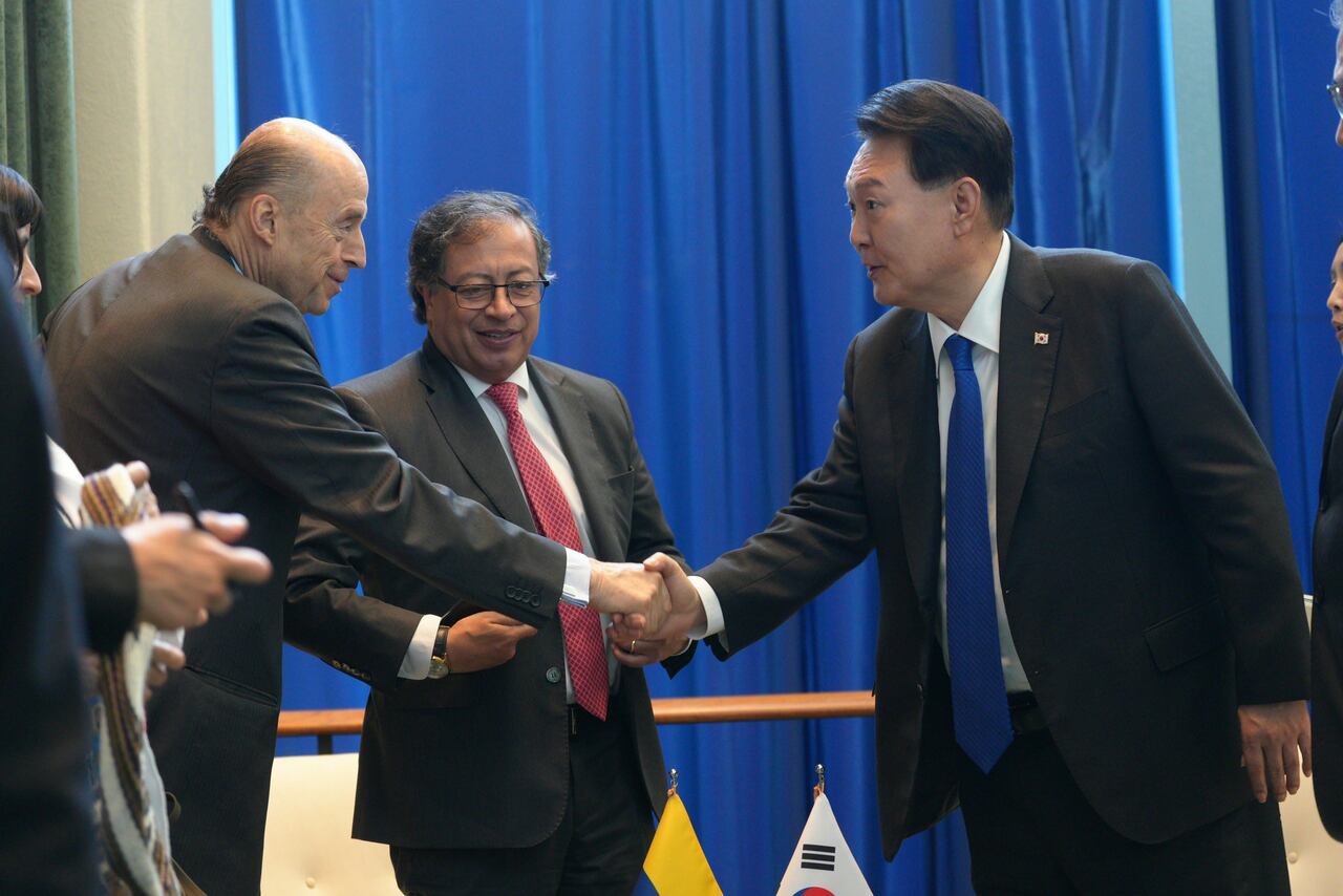 Encuentro de Gustavo Petro con presidente de Corea del Sur, Yoon Suk Yeo