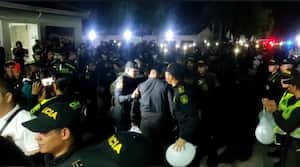 Los uniformados fueron trasladados a Neiva, capital huilense, de donde es la mayor parte de ellos, donde eran esperados por sus familiares y compañeros.