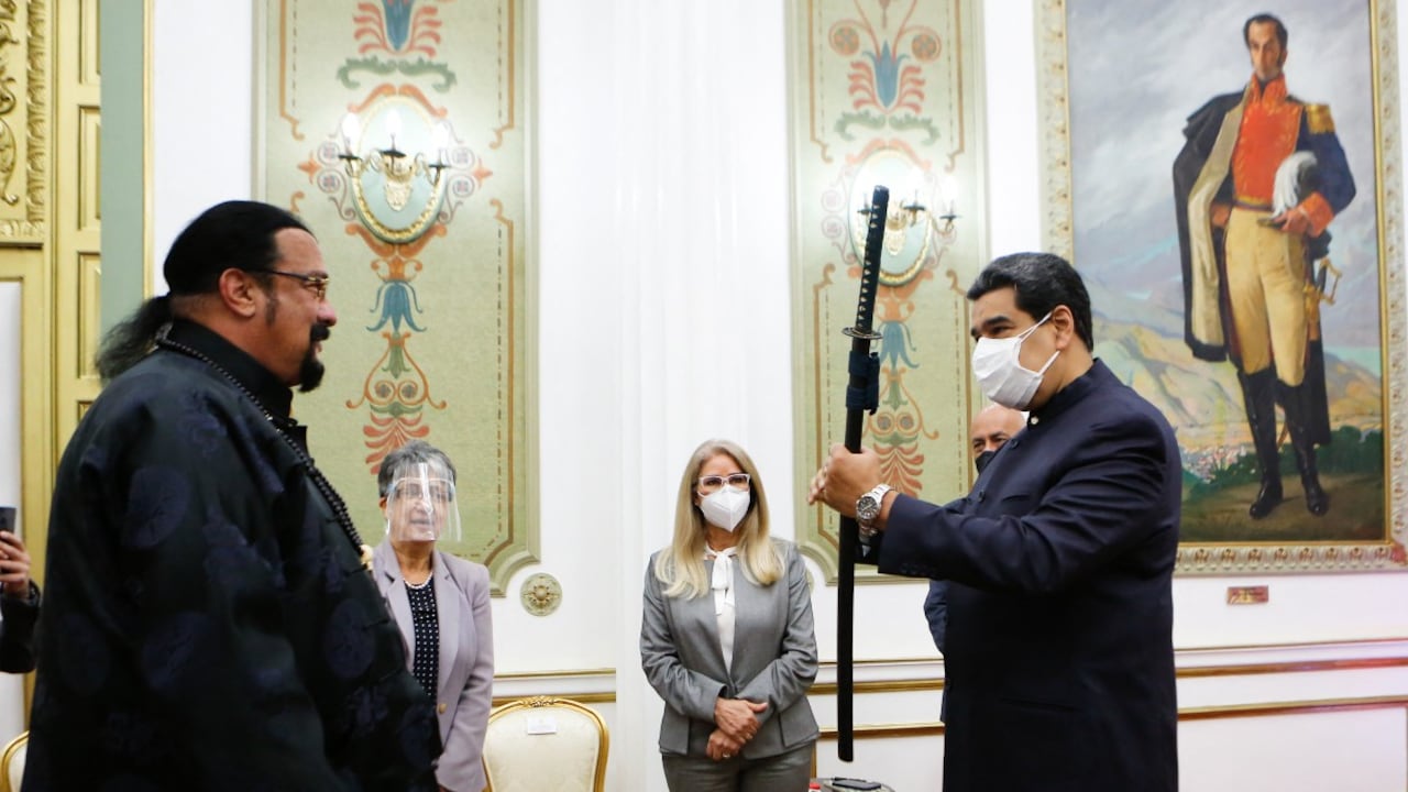Nicolás Maduro y Steven Seagal.