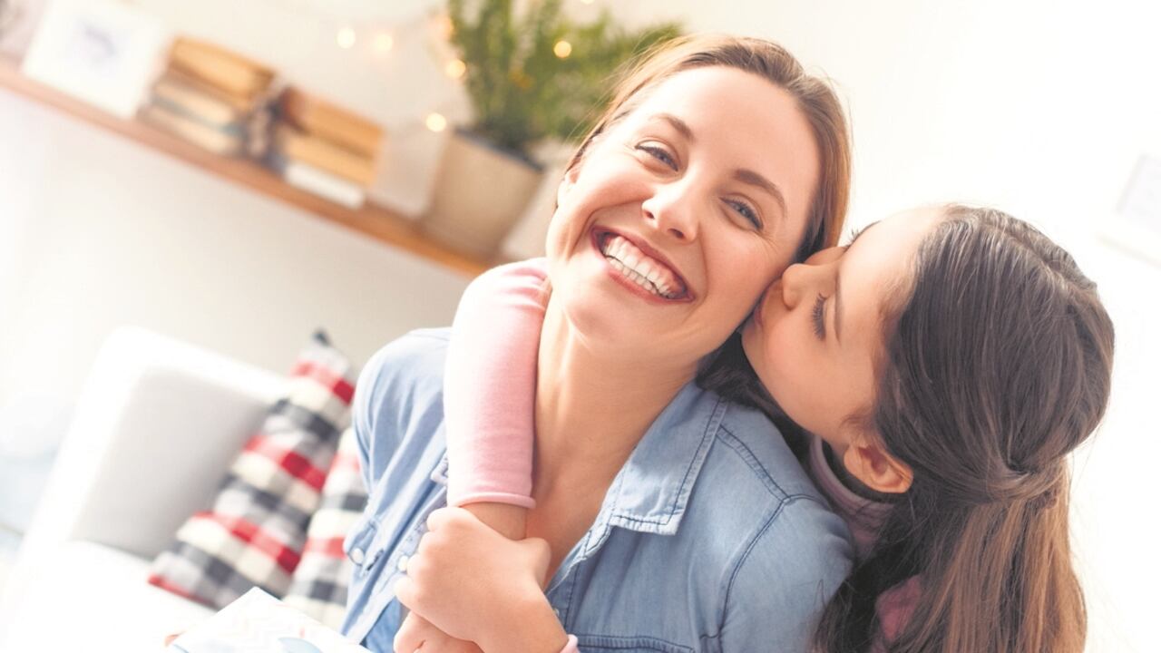 Según la IA, las experiencias únicas son más valiosas que los regalos materiales en el Día de la Madre.