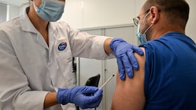 VIRUELA DEL MONO - VACUNA - VACUNACIÓN - INYECCIÓN - MEDICAMENTO