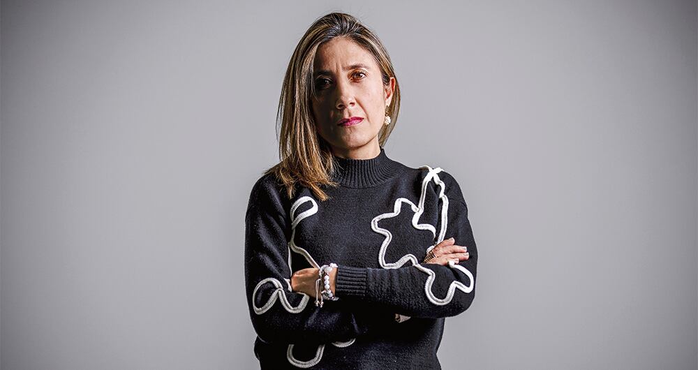 Beatriz Niño, expareja del embajador, hizo la denuncia por violencia física y emocional.