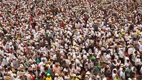 Miles de personas esperaron durante horas en Catama para la misa de beatificación. Foto: Esteban Vega// SEMANA.