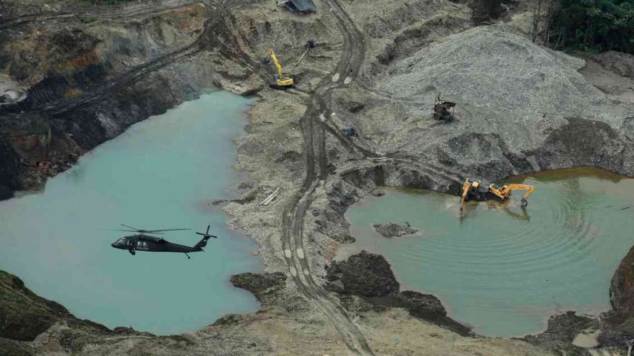 Deforestación Minería ilegal Policía. Barbacoas Nariño 26 septiembre 2017 Foto Daniel Reina Romero Revista Semana