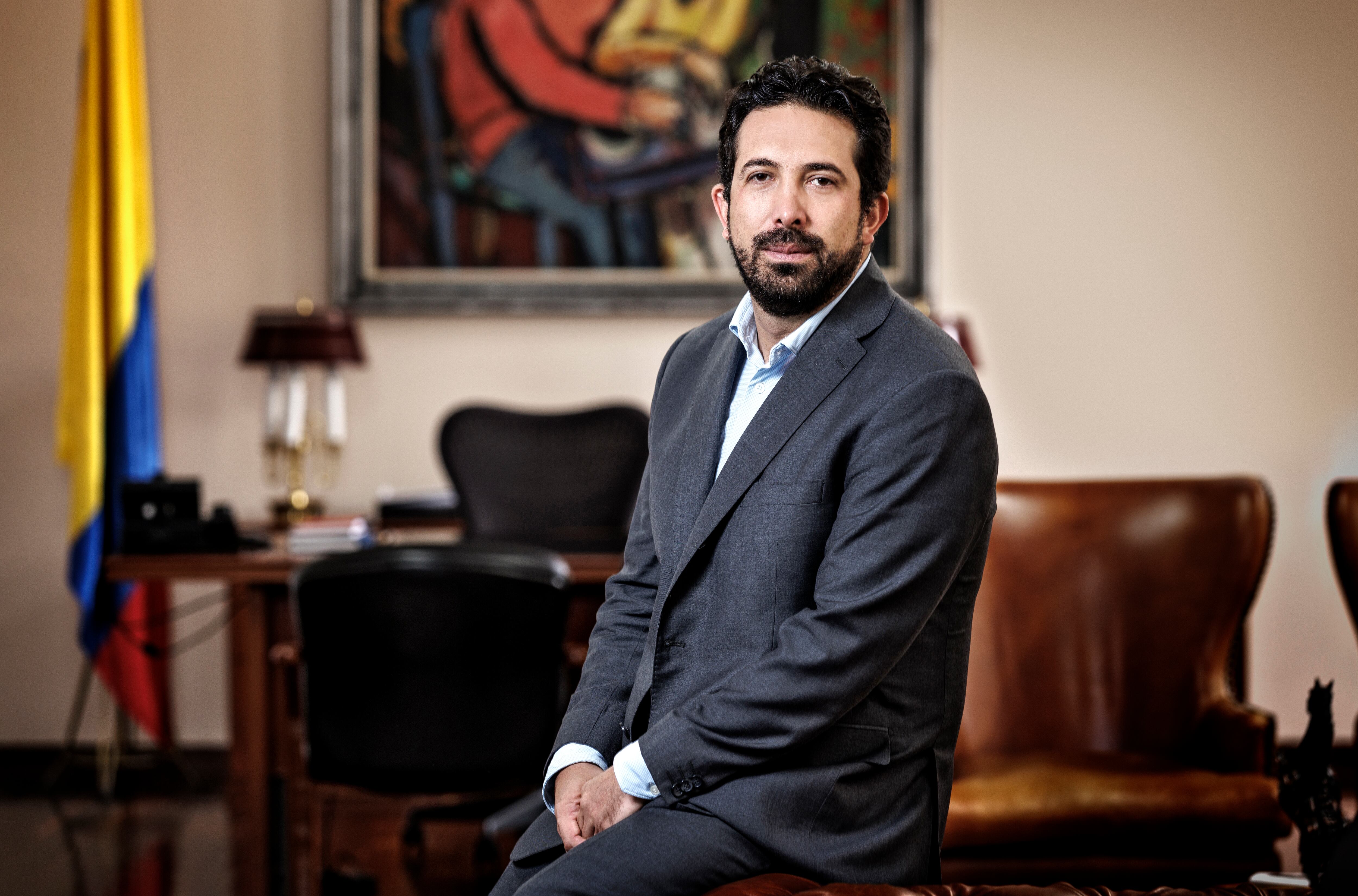 Ministro de Hacienda Diego Guevara