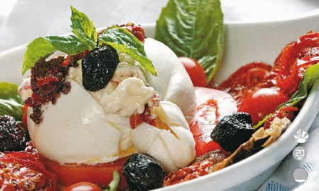 Burratta di straciatella al pomodoro