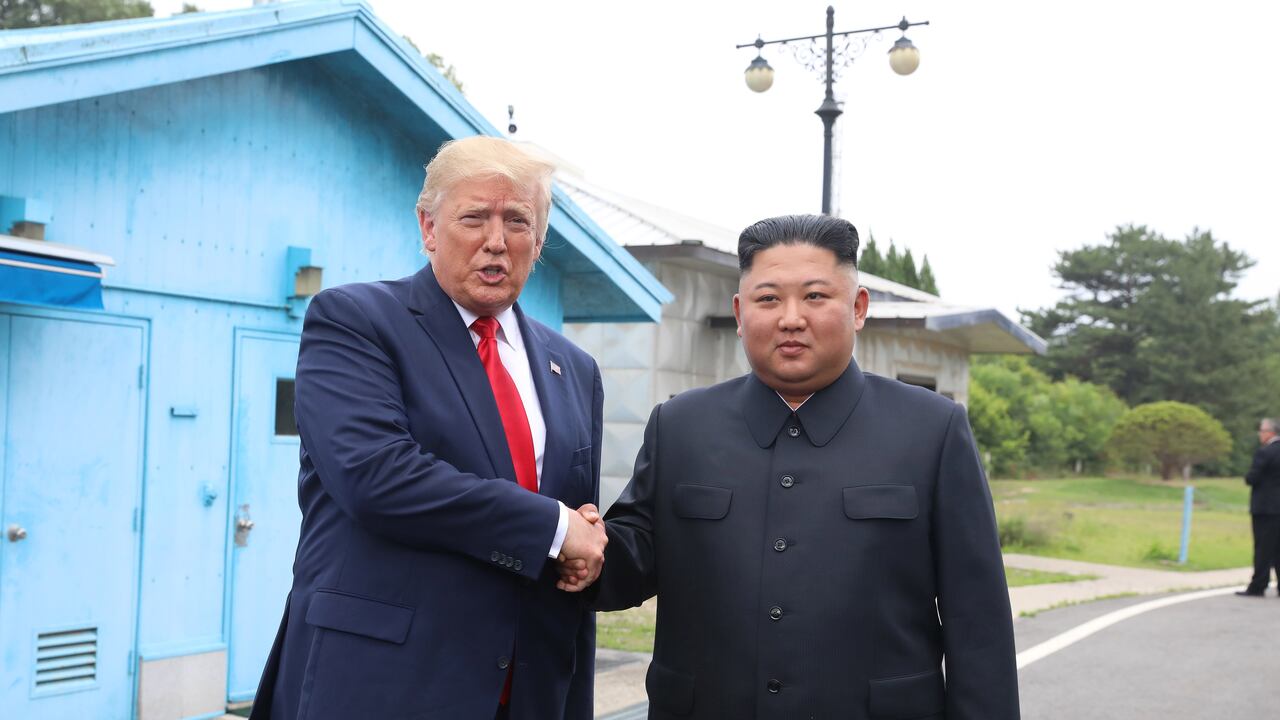 Donald Trump junto a Kim Jong-un en Corea del Norte en 2019