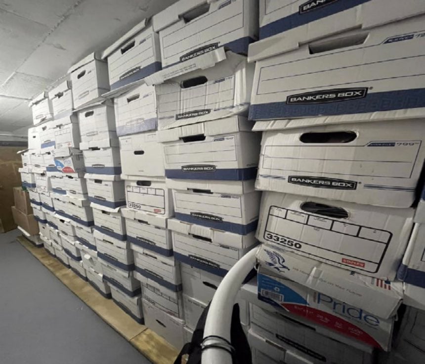 Así es como Donald Trump guardaba los documentos clasificados en su casa.