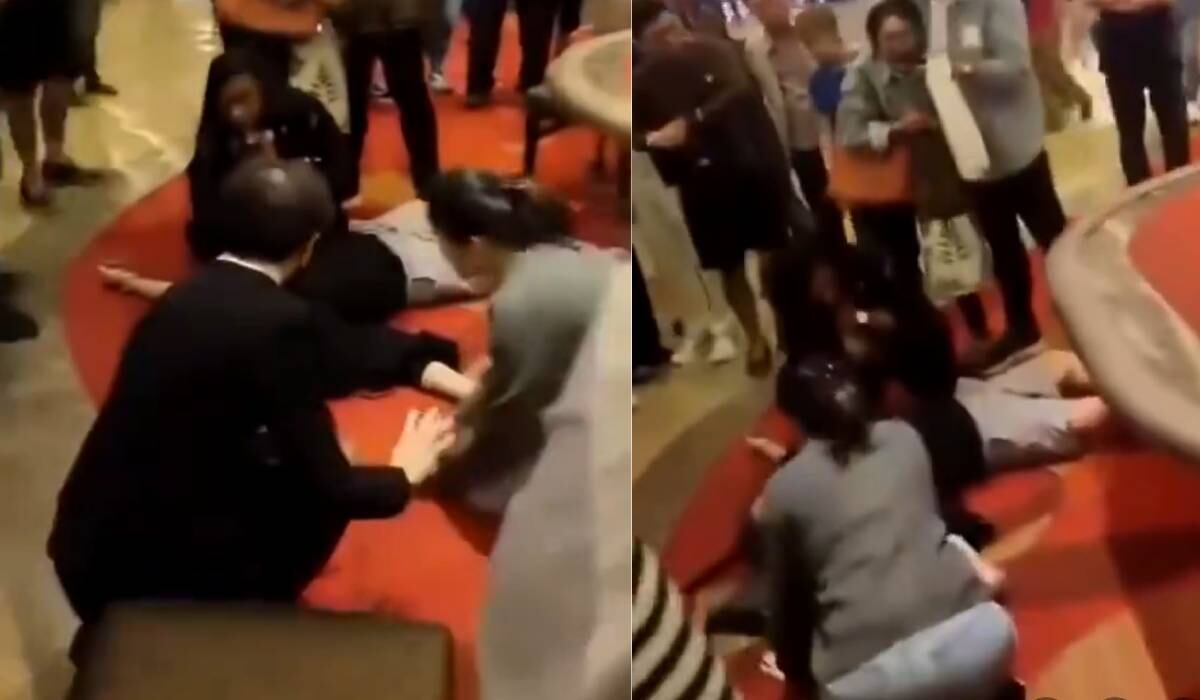 Los paramédicos atendieron al hombre después de haberse desplomado en el casino