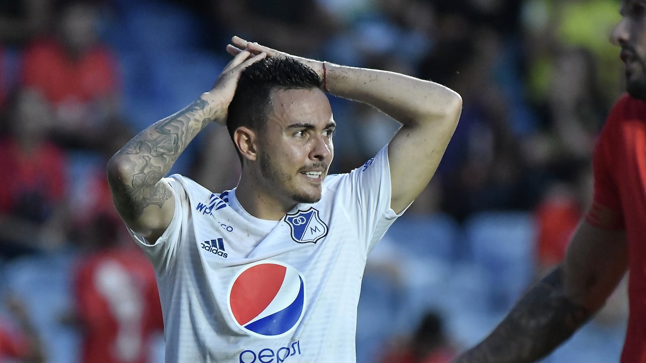 SANTIAGO DE CALI, COLOMBIA - APRIL 21: Santiago Montoya of Millonarios reacts after losing a goal opportunity during match for the date 17 as part of Aguila League I 2019 between America Cali and Millonarios played at Estadio Olimpico Pascual Guerrero on April 21, 2019 in Santiago de Cali, Colombia. (Photo by Gabriel Aponte/Vizzor Image/Getty Images)