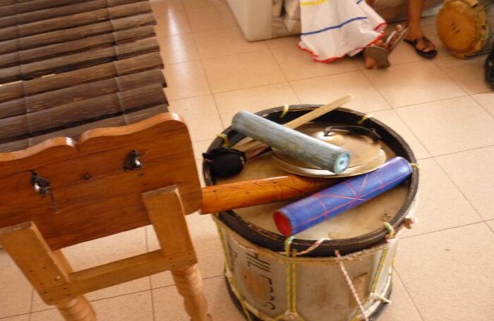 Marimba, cununo, guasá y bombo son los instrumentos musicales que encienden la alegría del Pacífico sur.