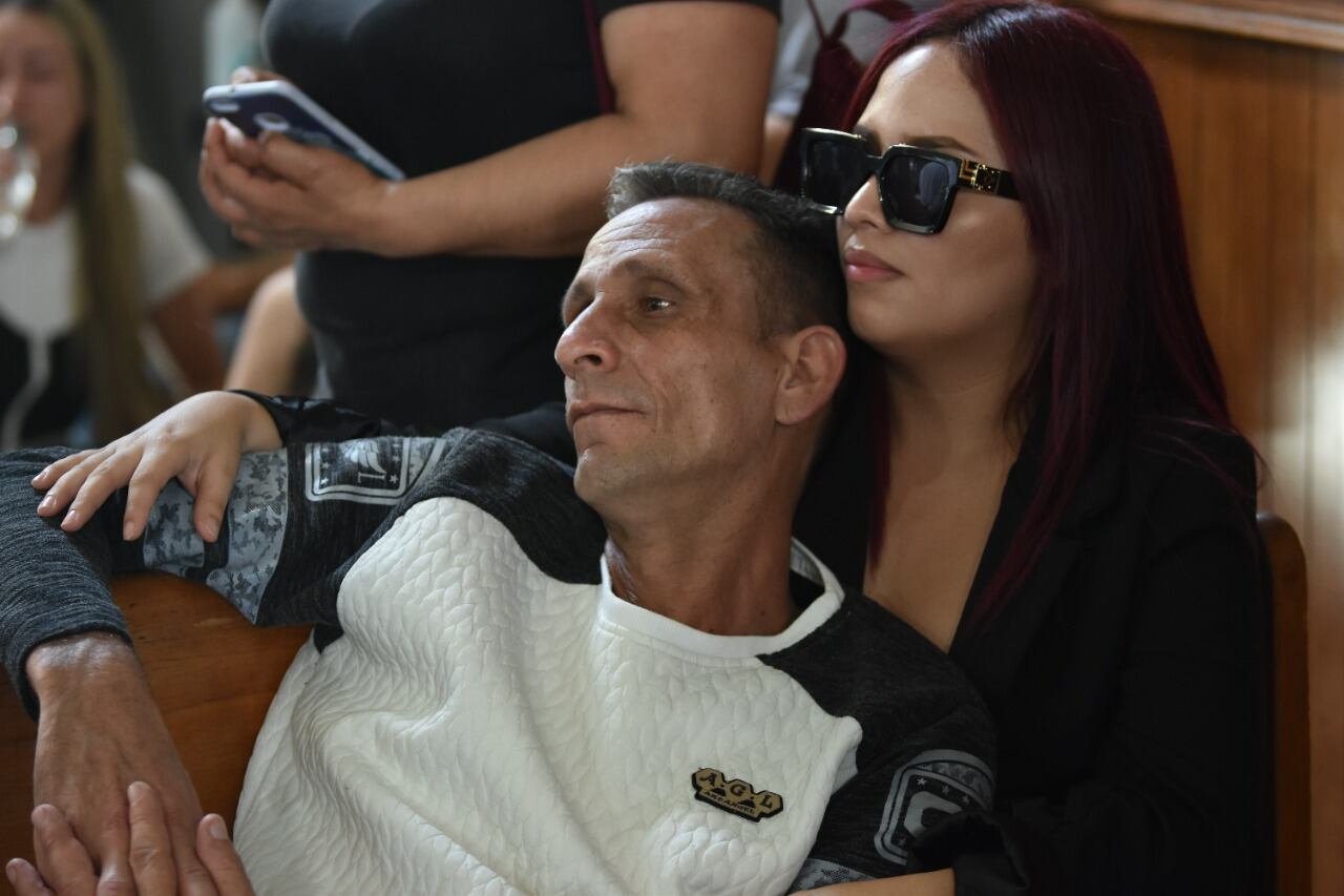 Exequias Darío Gómez. Familia y amigos en la Iglesia de Santa Gema despiden al Rey del Despecho