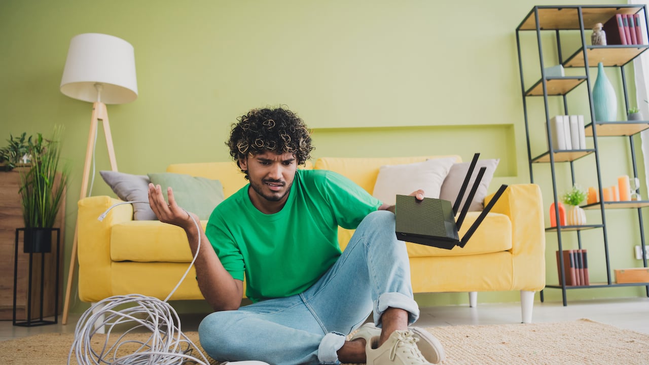 Evitar obstáculos como paredes y materiales metálicos ayudaría a prevenir un mal rendimiento en el internet.