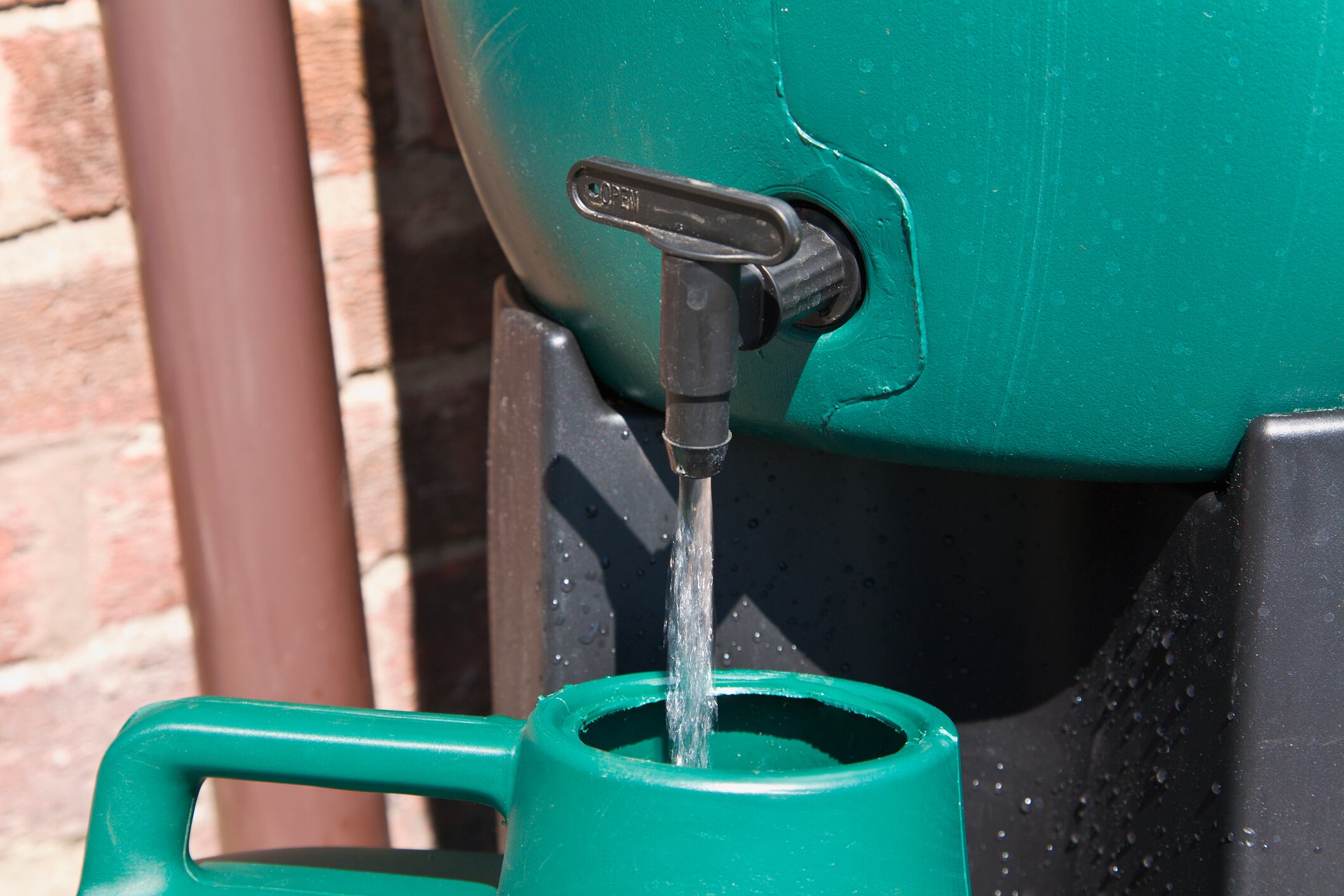 Según cifras del Ministerio de Vivienda, Ciudad y Territorio. En este contexto, la gestión eficiente del agua se vuelve aún más crítica, especialmente durante períodos de sequía y altas temperaturas.