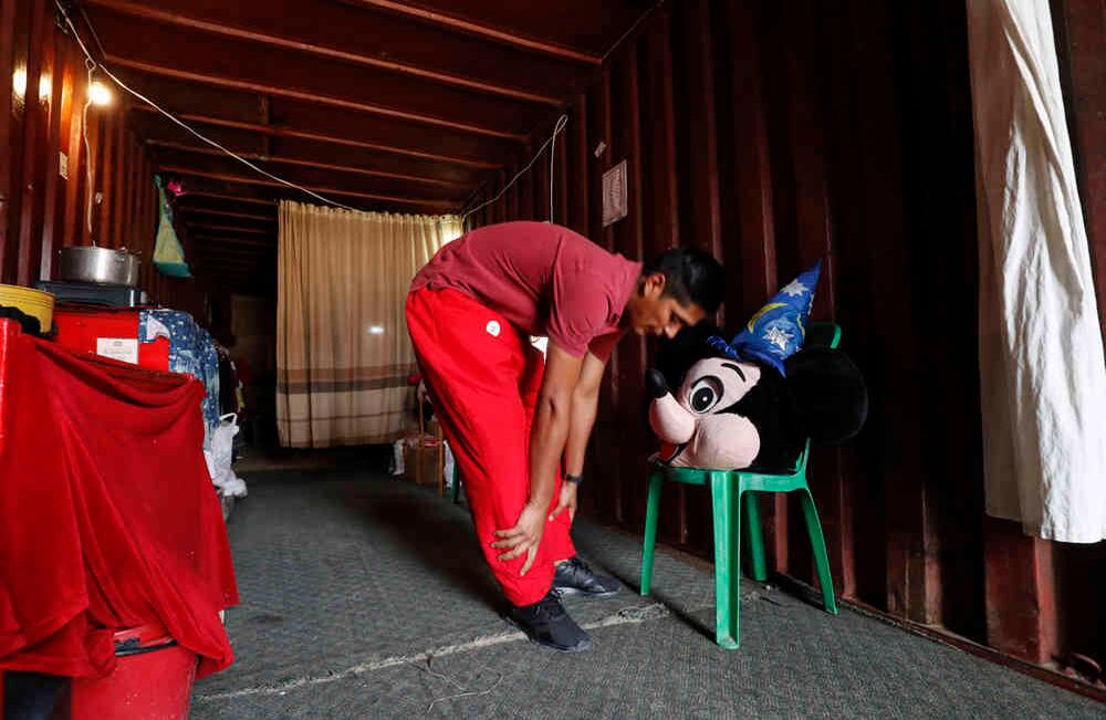 Este domingo, artistas circenses de varios de los circos más grandes del país harán una maratónica presentación virtual para recolectar fondos. “Es la esperanza que tenemos para que el circo siga vivo”, dice uno de los artistas que vive en un contenedor. Foto: Guillermo Torres SEMANA