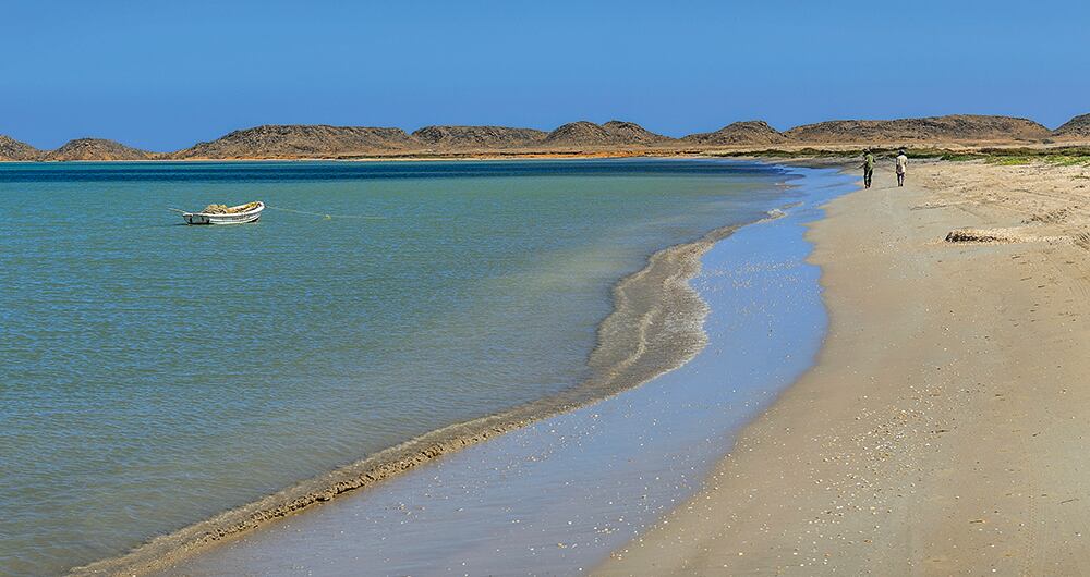 En la punta Gallinas se encuentra el faro situado más al norte de toda Suramérica, que opera a una altura de 18 metros desde 1989.