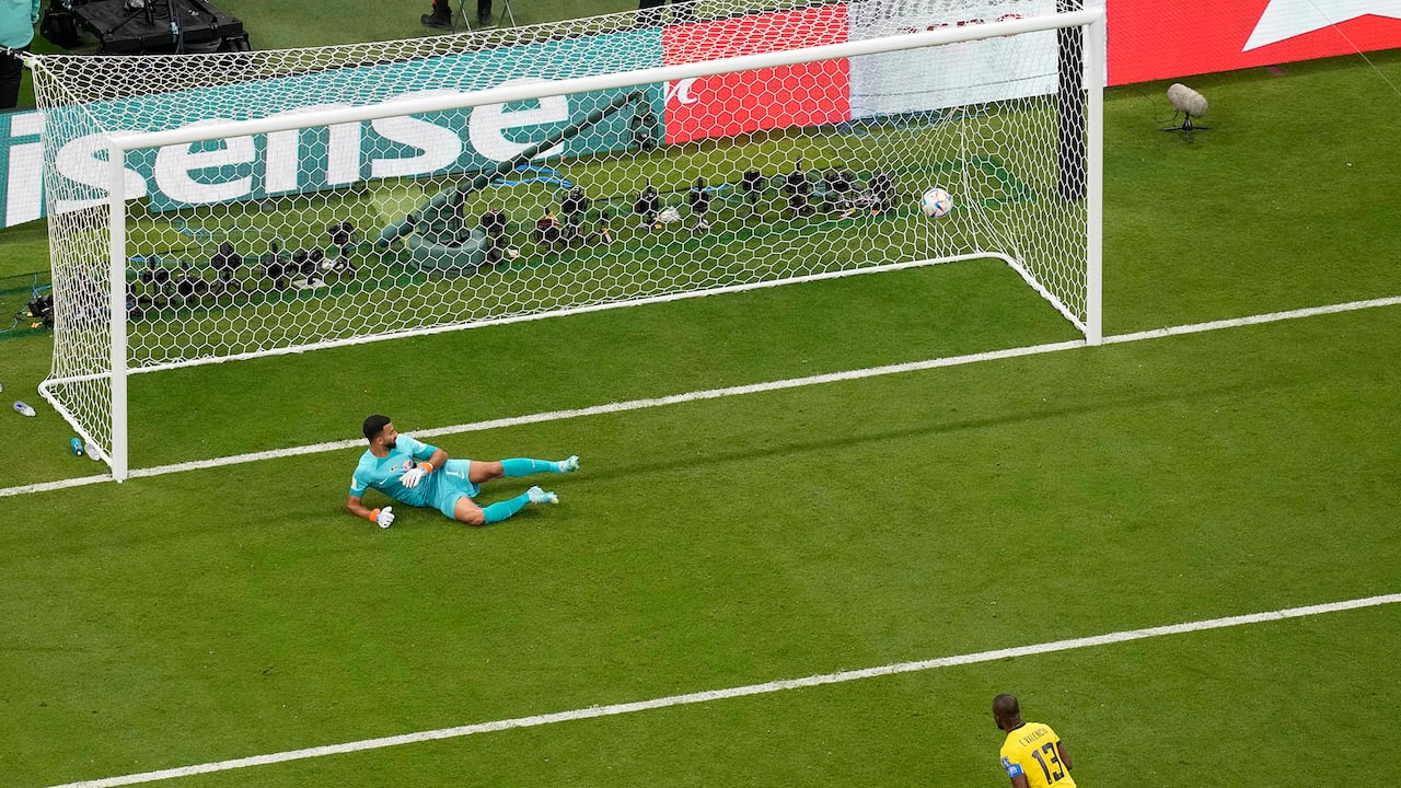 Enner Valencia de Ecuador comparte la tabla de goleadores.