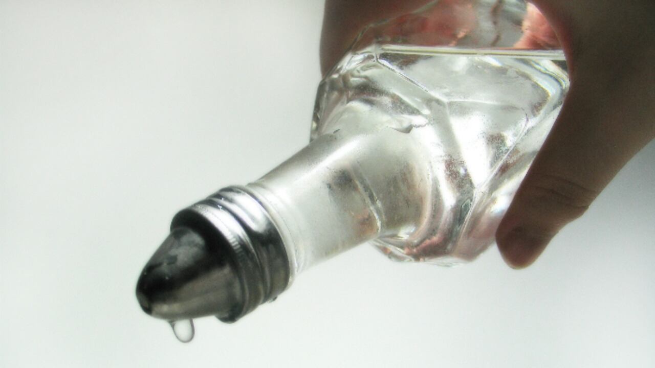 El vinagre aumenta la acidez del estómago y desencadena los síntomas del reflujo gastroesofágico y la gastritis. Foto: Stock.xchng.