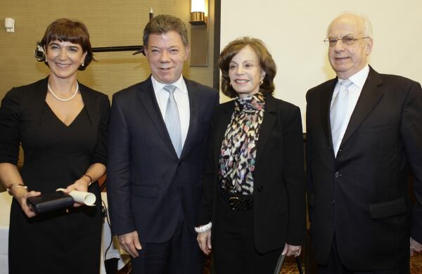 Ángela Escallón, Juan Manuel Santos, Elena Echavarría y Pedro Vargas Gallo.