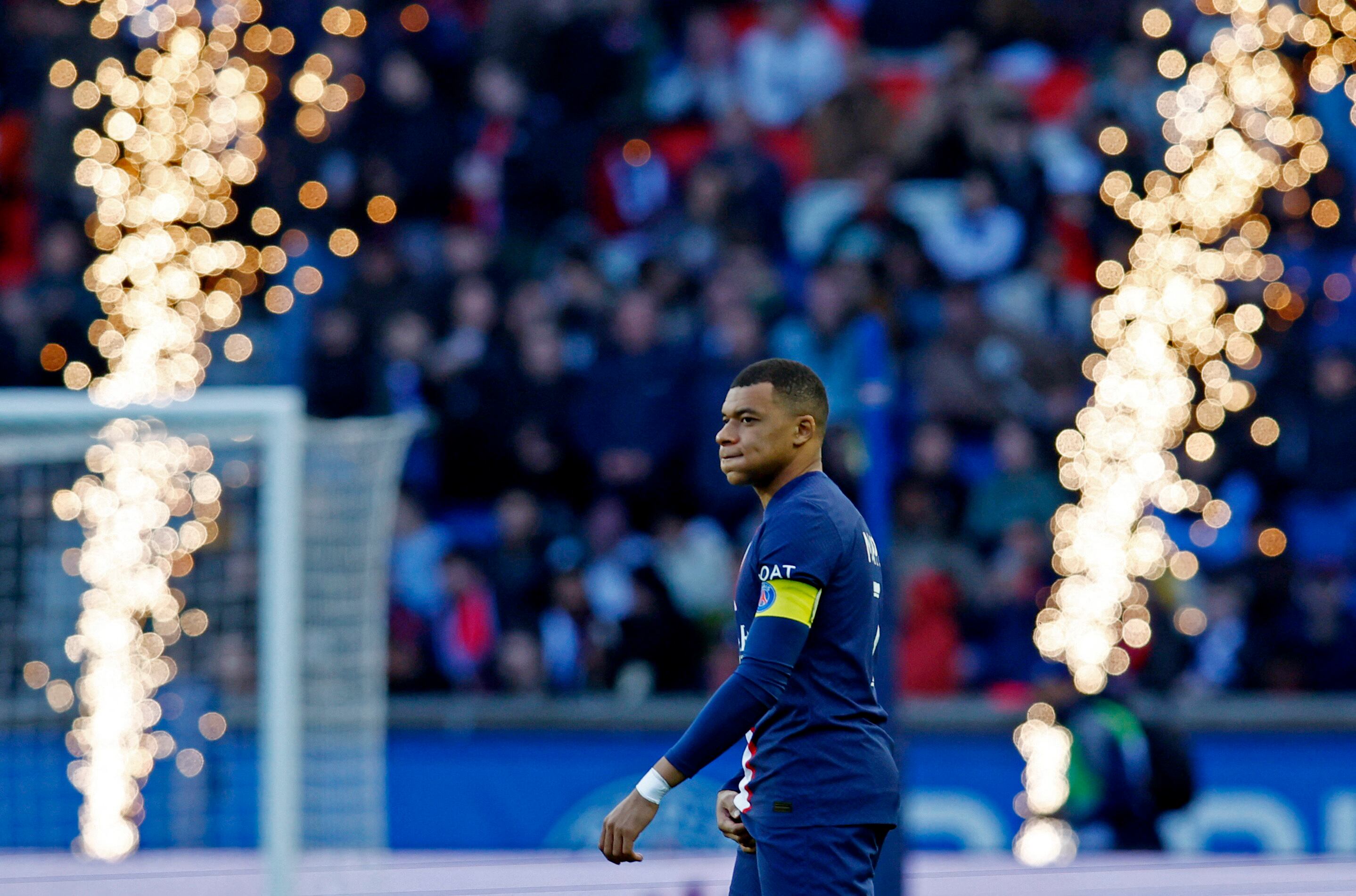 Soccer Football - Ligue 1 - Paris St Germain v Stade Rennes - Parc des Princes, Paris, France - March 19, 2023 Paris St Germain's Kylian Mbappe reacts REUTERS/Gonzalo Fuentes