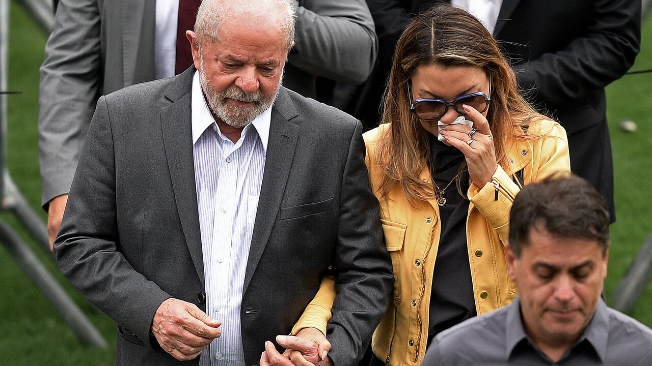 El presidente de Brasil estuvo presente en el funeral de Pelé, la leyenda del fútbol brasileño. Foto: AFP.