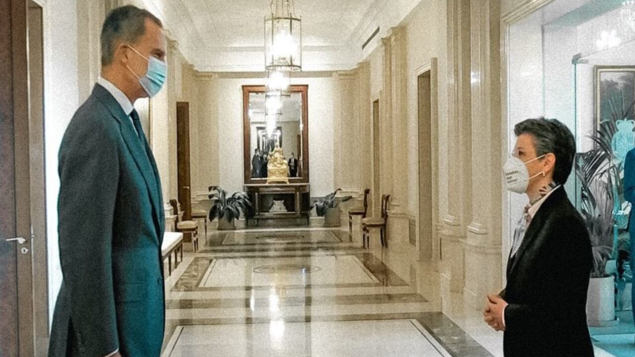 Claudia López y Rey de España