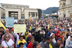 Marchas de la oposición en contra del Gobierno en la plaza de Bolívar