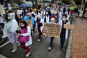 Paro Nacional marcha pacífica estudiantes enfermería y medicina
