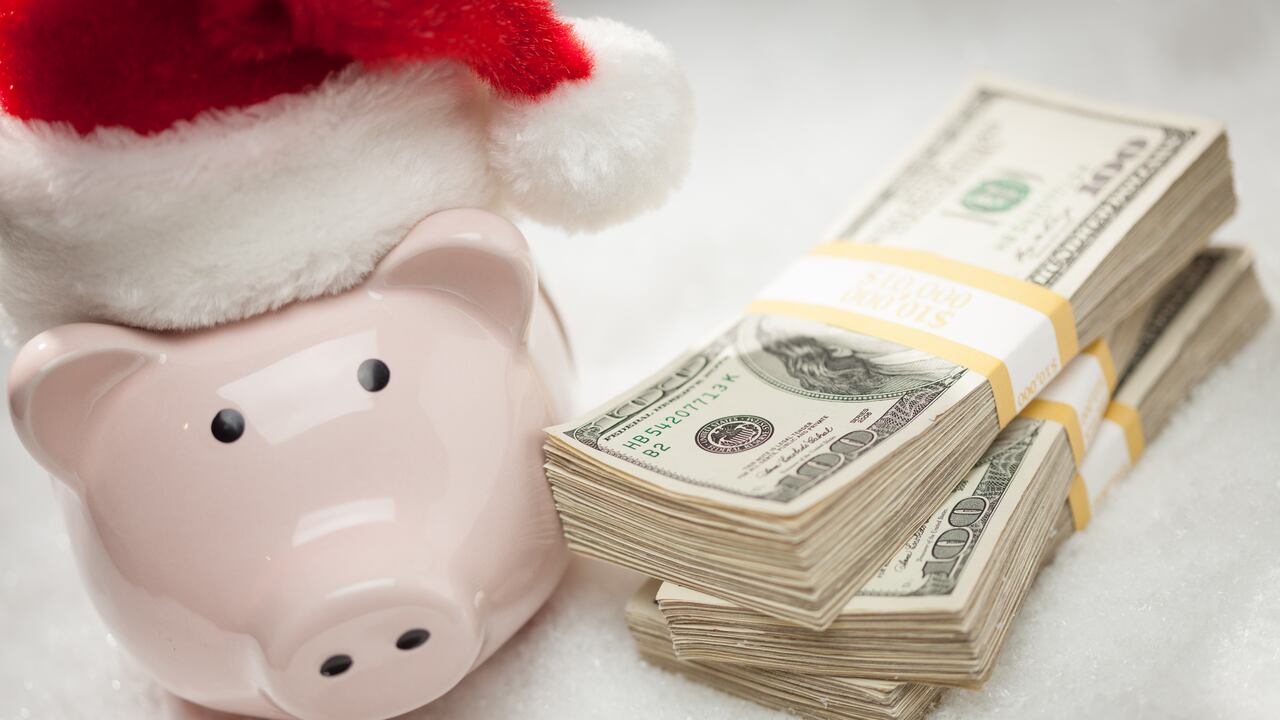 La prima de diciembre, también conocida como aguinaldo.