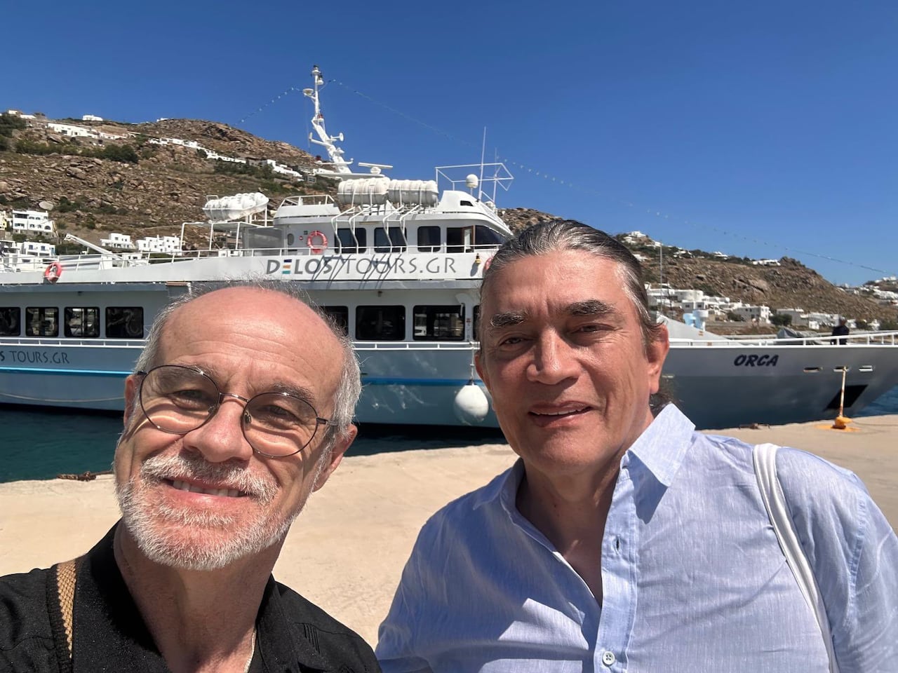 Gustavo Bolívar en Grecia.