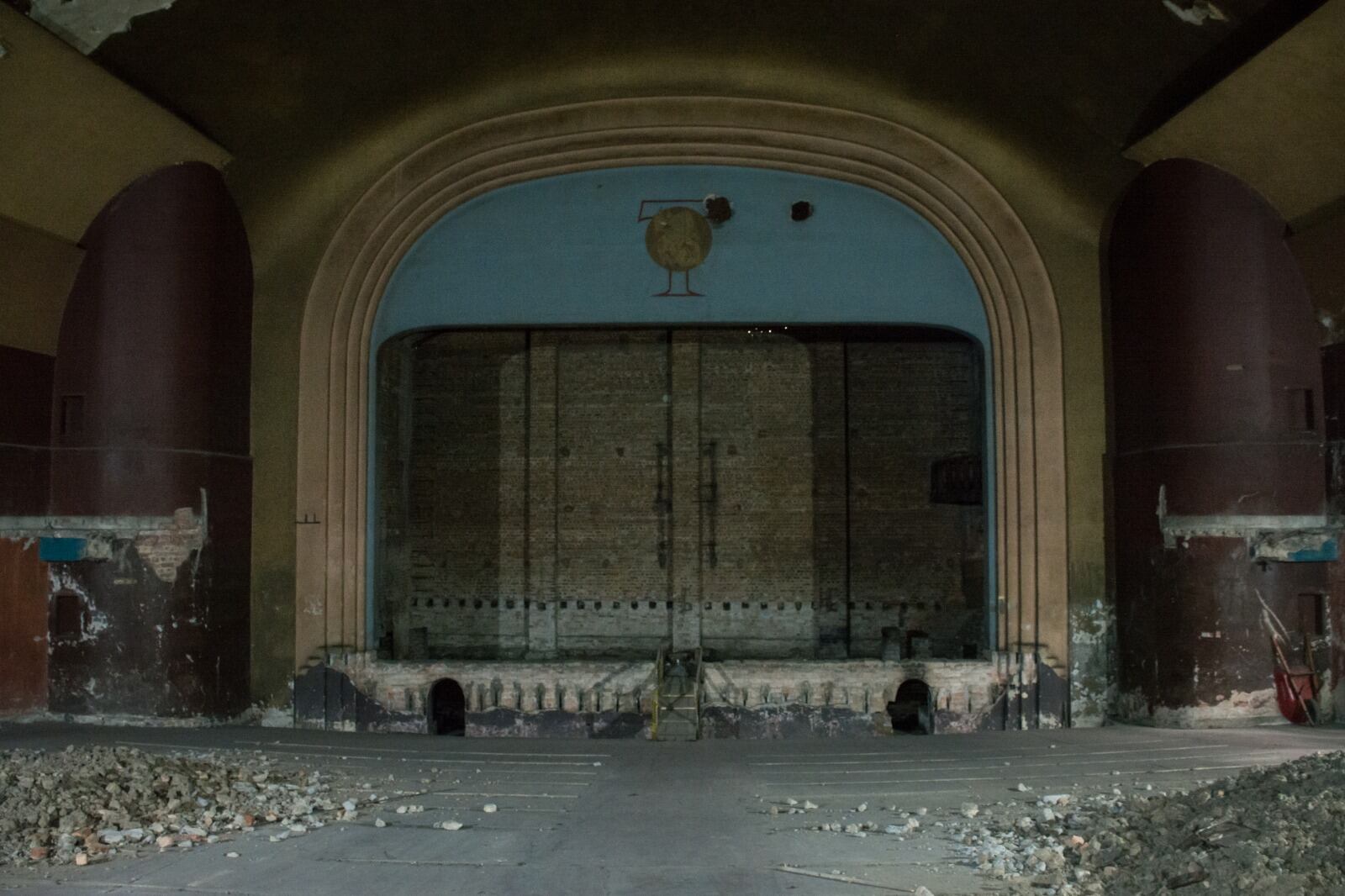 Dentro de las denuncias se encuentran supuestos incumplimientos en la restauración del teatro San Jorge.