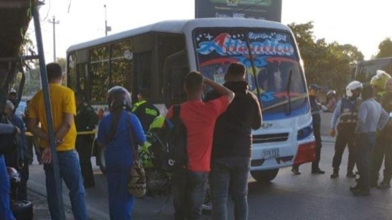 Este es el bus intermunicipal de la empresa Expreso del Atlántico y en donde se registraron los hechos.