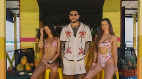 Ryan Castro no es ajeno al mundo de la moda. Su primera incursión fue con el lanzamiento de su línea de ropa Ghetto Med. Este 2026 incursiona con una nueva colaboracion con Agua Bendita y su colección Awaa.