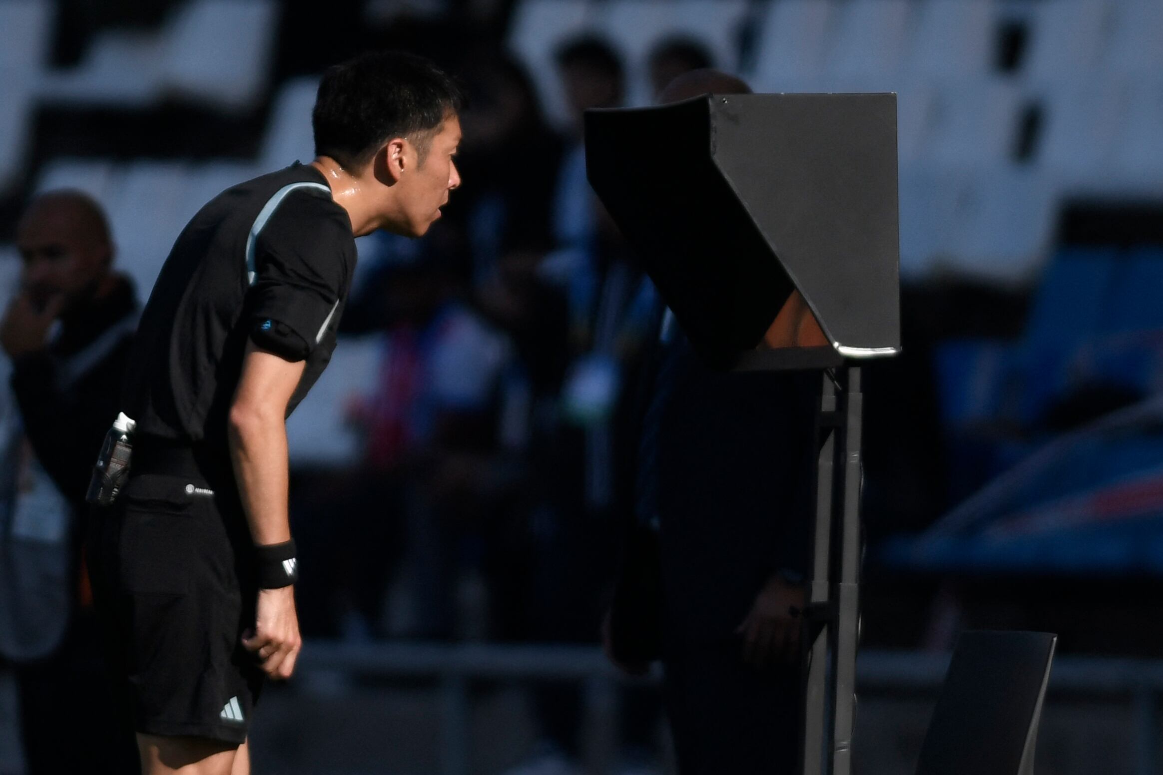 El nuevo modelo de pedido del VAR se está utilizando en la Copa Mundial Sub 20 de Chile.