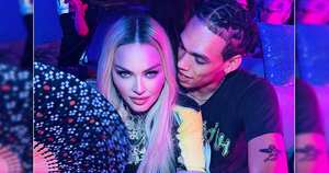 Andrew, expareja de Madonna, ya tiene nueva novia, mientras la diva del pop vive el duelo de la muerte de su hermano.